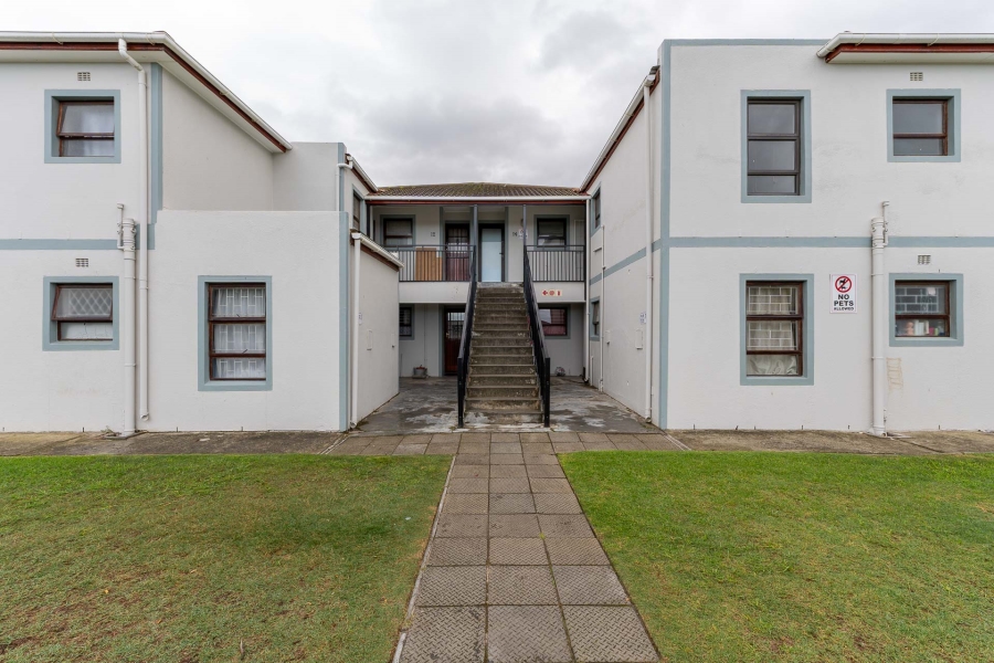 2 Bedroom Property for Sale in Twin Palms Western Cape